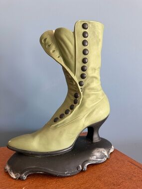 Vintage Ceramic Victorian Boot Shoe Vase - see all photos - and description
